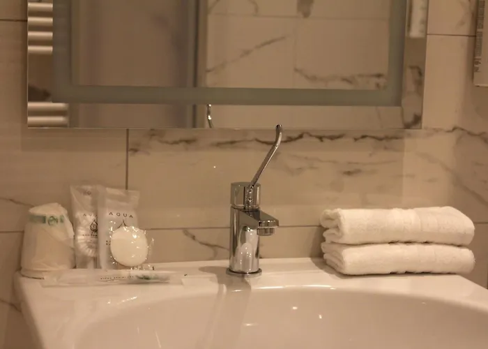 Homa Certosa District Mediolan